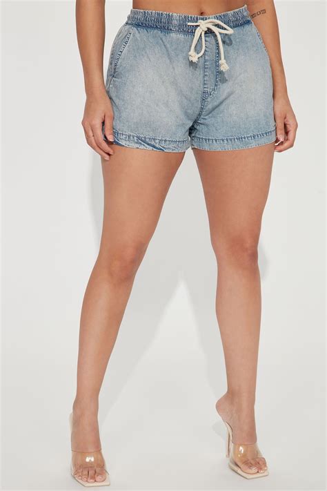 Loungin' Around Pull On Denim Shorts - Medium Wash | Fashion Nova