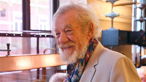 Ian McKellen interpreta texto de 400 anos de Shakespeare para criticar ...