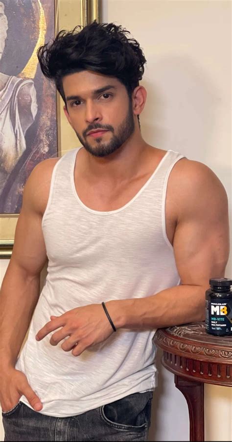 Pin by Life Coppier on Mens Style | Bearded men hot, Handsome indian ...