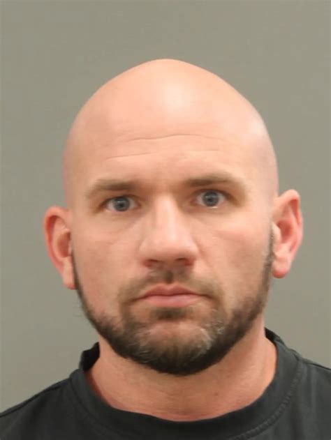 Rockford police officer accused of theft in McHenry County and home ...