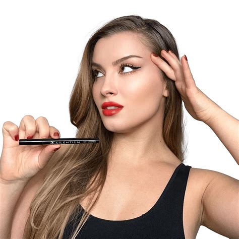 Definition Noir - Precision Liquid Eyeliner - Silentium