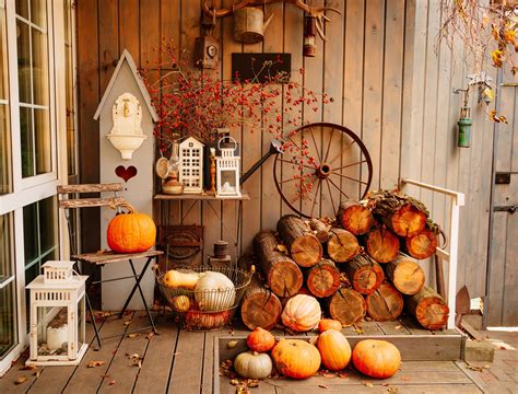 Bring Autumn to Your Outdoors: 6 Creative Fall Decor Ideas
