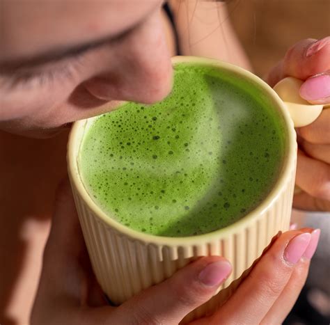Can you drink green tea before bed? – Yōko Matcha