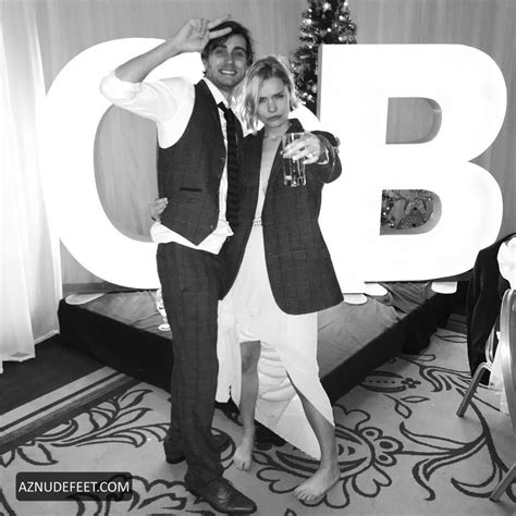 HOLLY HORNE Feet - AZNudeFeet