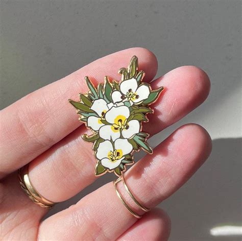 Sego Lily Pin, Hard Enamel Pin, Utah State Flower Artwork, Original Art ...