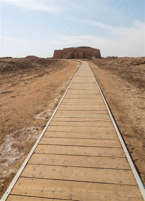Premium Photo | Sumer civilization archaeological city of ur ziggurat ur