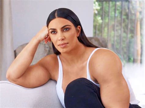 Kim Kardashian has very muscular arms in a new hilarious 'Gym ...
