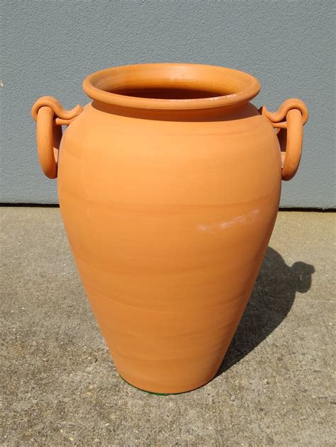 Terra Cotta Urn Vase at Toni Esser blog