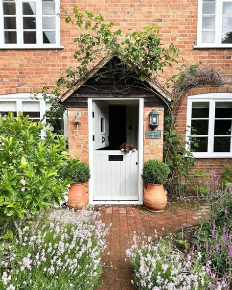 19 Front Porch Ideas UK That Leave A Lasting Impression