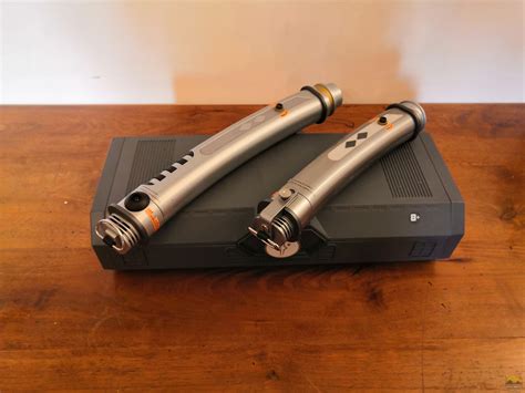 Ahsoka Tano Rebels Lightsabers - GuerreStellari.Net