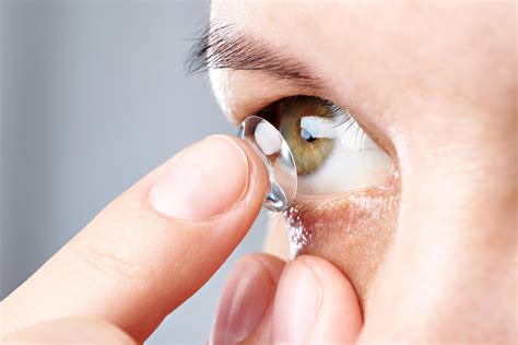 Do Contact Lenses Expire? Everything Eye Doctors Want You to Know About Replacing Your Contacts