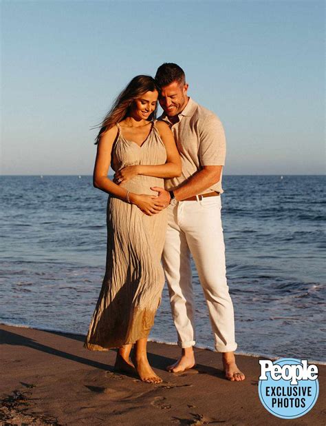 'Bachelor' Host Jesse Palmer, Emley Fardo Expecting First Baby (Exclusive)