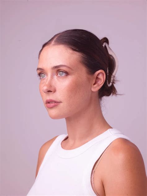 Mia Tomlinson Biography: Boyfriend, Movies, Net worth, Height, Age ...