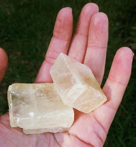 Perfect rhombohedral crystals of calcite (Portugal) : r/geology