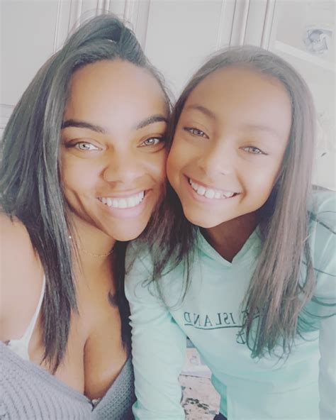 Aaron Hernandez's fiancée Shayanna Jenkins-Hernandez accused of ...