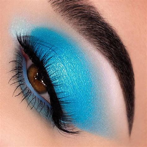 Light Makeup Blue Eyes - Festival Makeup Inspiration