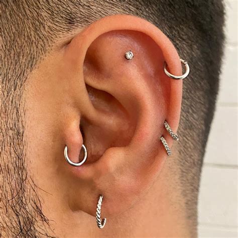 Man Piercing Ears, Cartilage Piercing Men, Guys Ear Piercings, Piercing ...