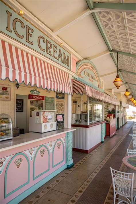 17+ Creative Ice Cream Station Ideas for Your Home | Ice cream business ...