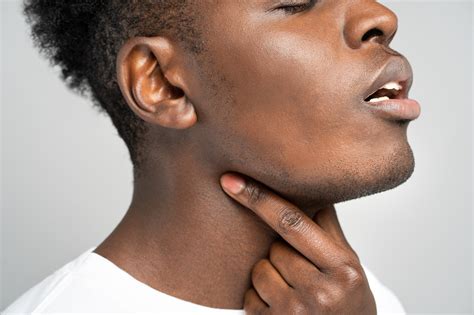 Throat Hurts When I Yawn | The 6 Likely Causes