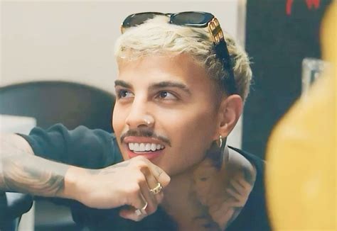 Rauw Alejandro | Man crush everyday, Character inspiration girl ...