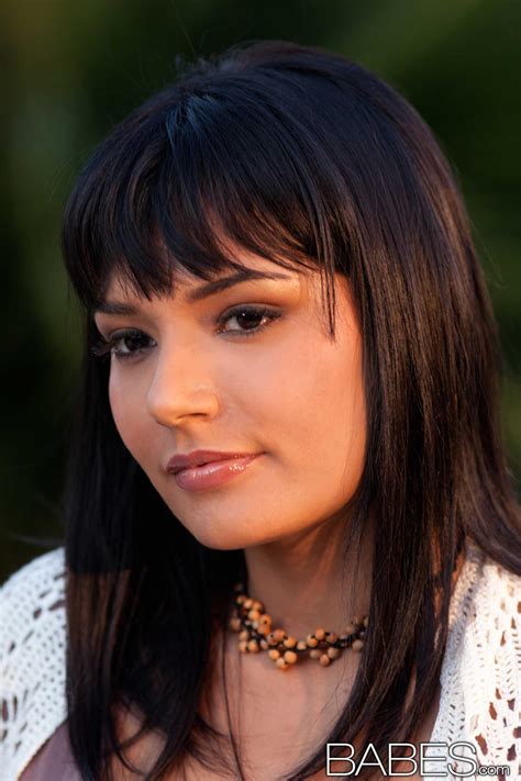 Shazia Sahari Pictures (28 Images)