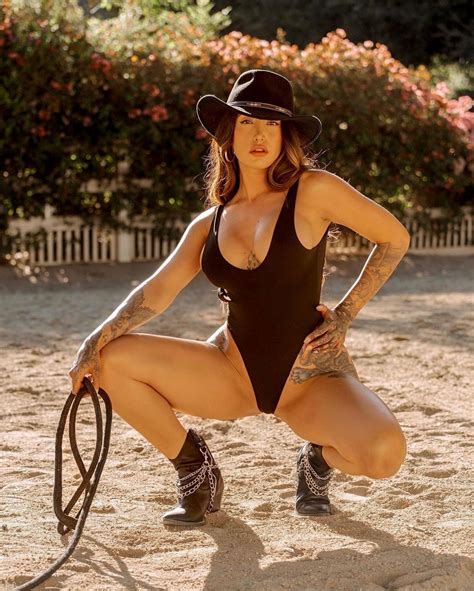 Au fond à droite... on Tumblr: Image tagged with inked, tattooed, misty ...