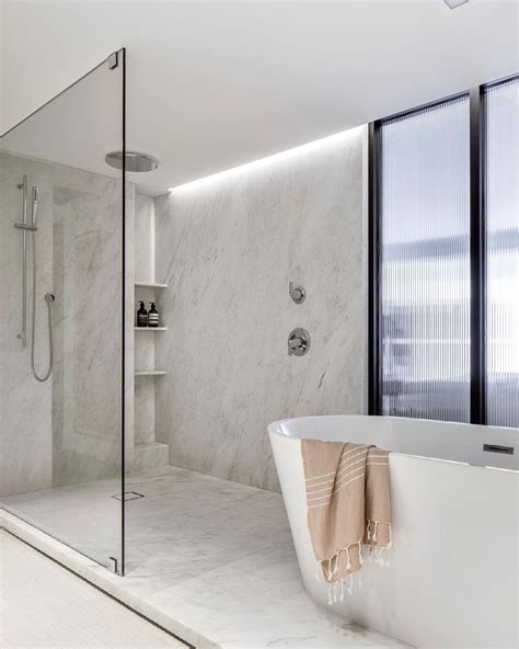 Luxury Walk-In Shower with Rain Showerhead | Spa style bathroom ...