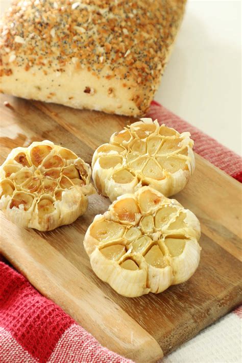 How to Roast Garlic - Weekend Craft