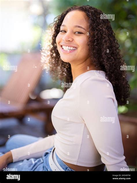 Headshot of a Young Black Actress on a Pink Background Stock Photo - Alamy