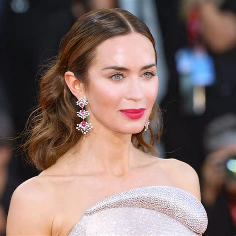 'Godfather of AI' reveals the number one job humans should train in to ...