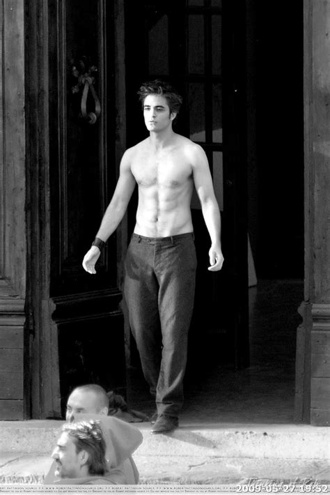 I'm Allergic to Robert Pattinson: Black & White Shirtless, Dotless ...