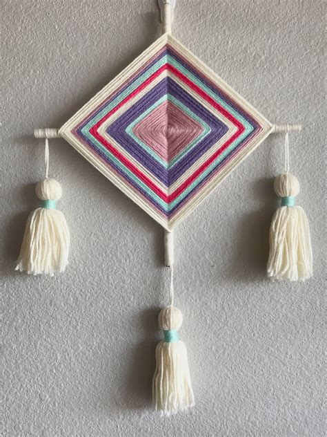 Small Ojo de Dios | Yarn crafts, Wool crafts, Macrame patterns