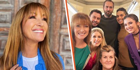 Jane Seymour & 'Harry Wild' Co-stars All Smiles in Behind-The-Scenes Selfie