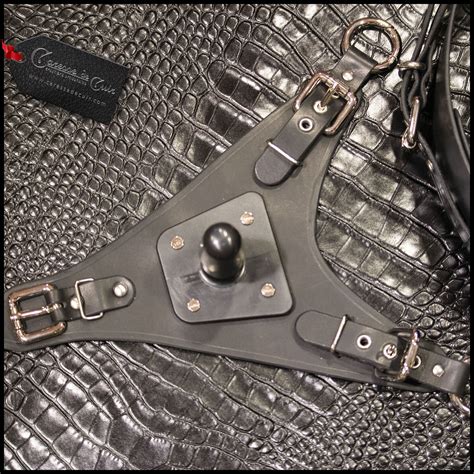 Strapon sur mesure - Système Vac-U-lock - Strapon - Caresse de Cuir