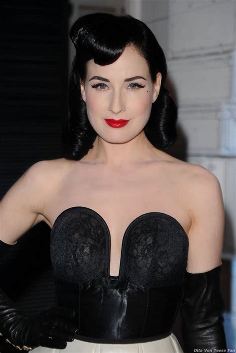 leather fasyen: Dita Von Teese - Leather 14 (UHQ)