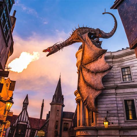 Harry Potter and the Escape from Gringotts™ in Diagon Alley ...