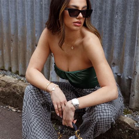 Selfie Leslie Reviews: Are These Dresses Worth It? | ClothedUp