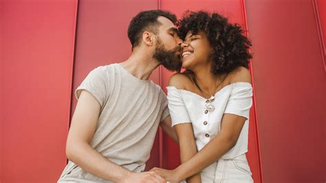 What Really Happens When Kissing Gives You 'Beard Burn'