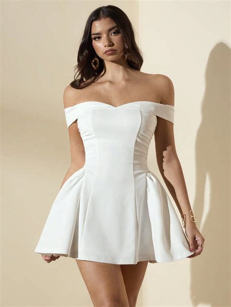 Vestido elegante de mujer de hombros descubiertos, blanco sólido con ...