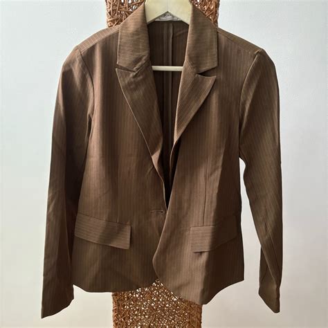 Brown Blazer, Women's Fashion, Coats, Jackets and Outerwear on Carousell