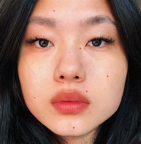Pin by S on ️!!!1!1!! | Makeup looks, No eyeliner makeup, Moles on face