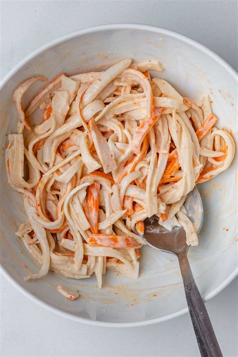 What's Inside a Crunchy Crab Roll and How to Make It at Home