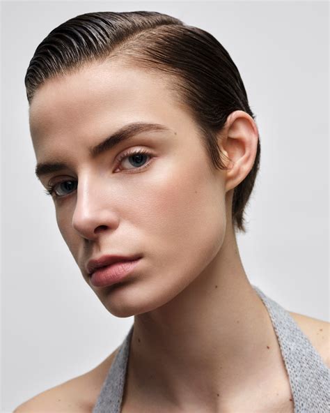 P159 - Nudo Prada Monochrome Soft Matte Lipstick - P159 - Nudo | PRADA