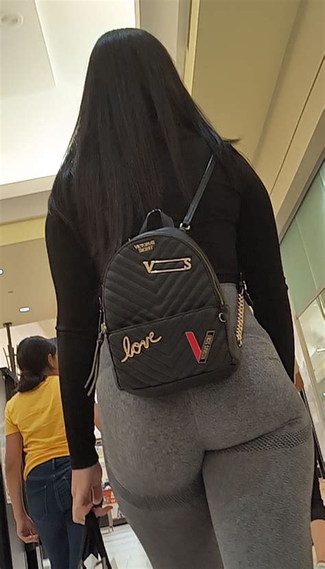 Beautiful bubble butt Latina 🍑 - Spandex, Leggings & Yoga Pants - Forum