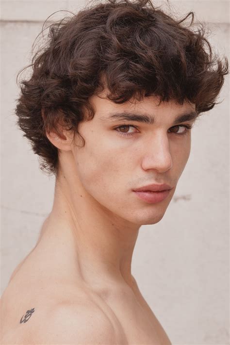 Photo of fashion model Fernando Lindez - ID 696130 | Models | The FMD