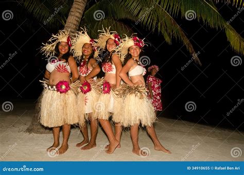Young Polynesian Pacific Island Tahitian Woman Dancers Stock Image ...
