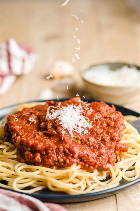 Crock Pot Spaghetti Sauce with Ground Beef - NeighborFood