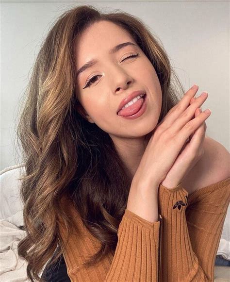Pokimane Pics : r/Pokimane1