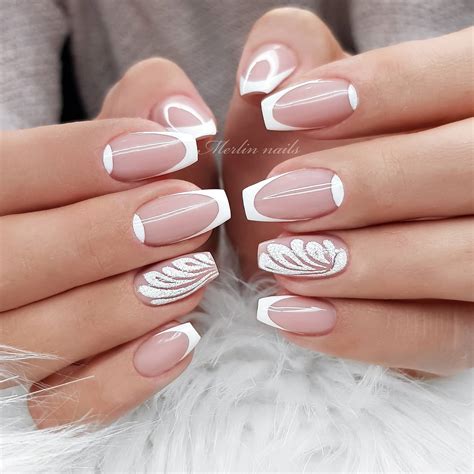 30 Latest Short French Tip Nail Ideas To Try In 2024!