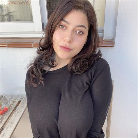 Melons in Black | Scrolller